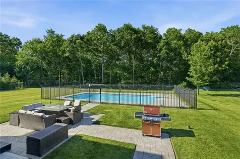 5 Kyles Court Swansea MA 02777