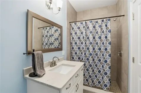 5 Kyles Court Swansea MA 02777