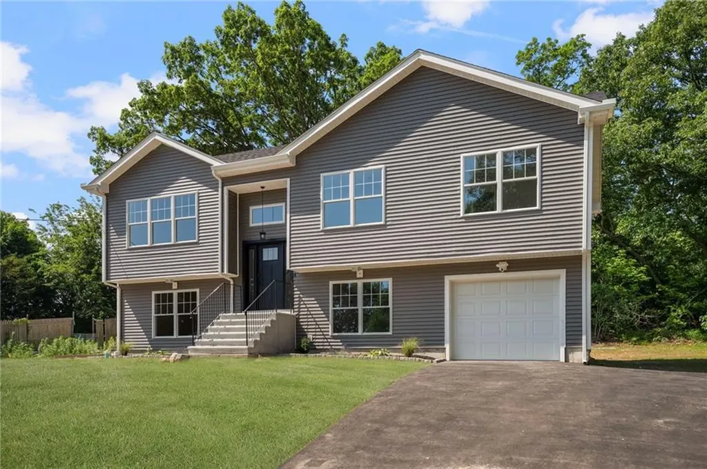 18 Pleasantview Avenue Johnston RI 02919