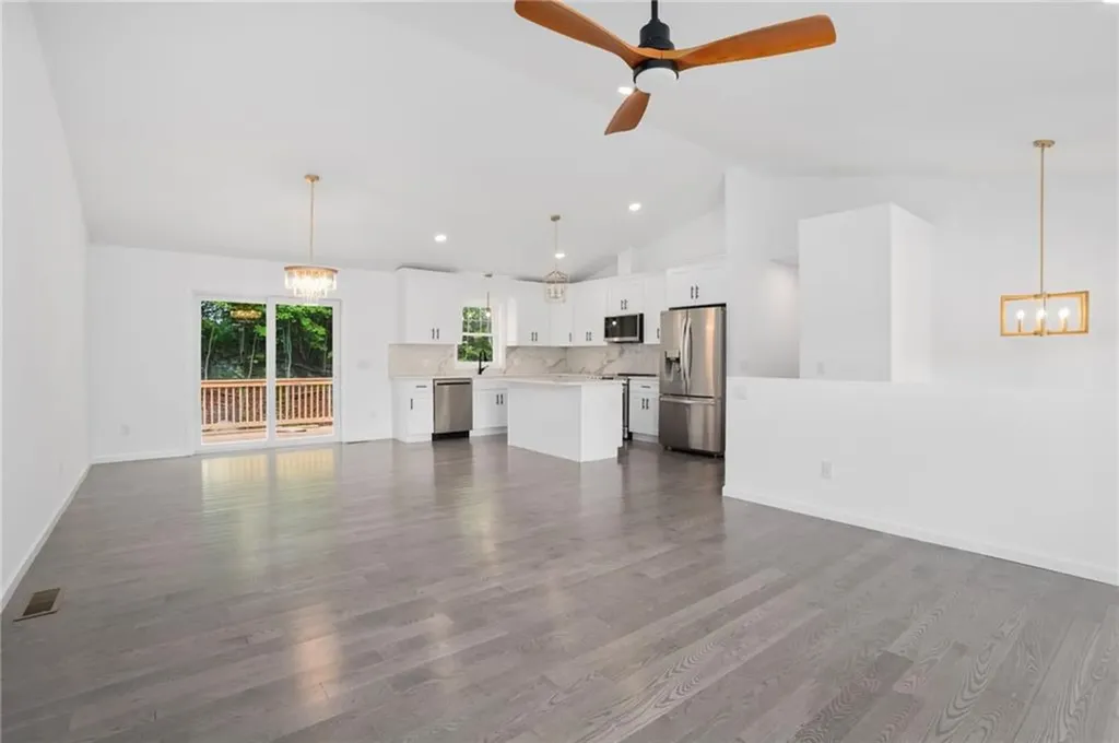 18 Pleasantview Avenue Johnston RI 02919