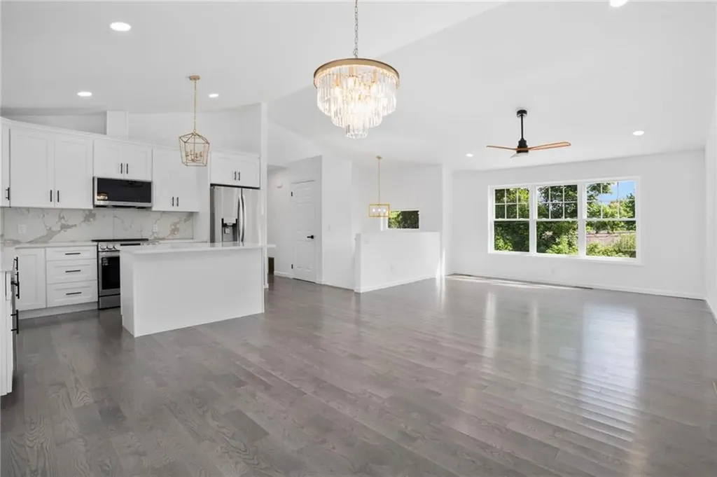 18 Pleasantview Avenue Johnston RI 02919