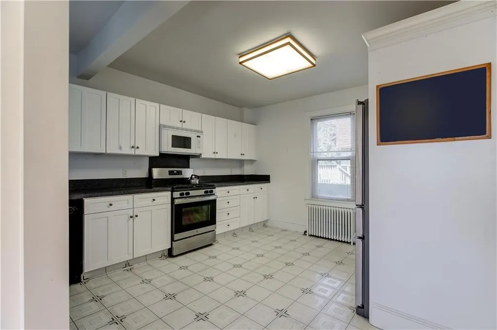 577 Spring Street Newport RI 02840