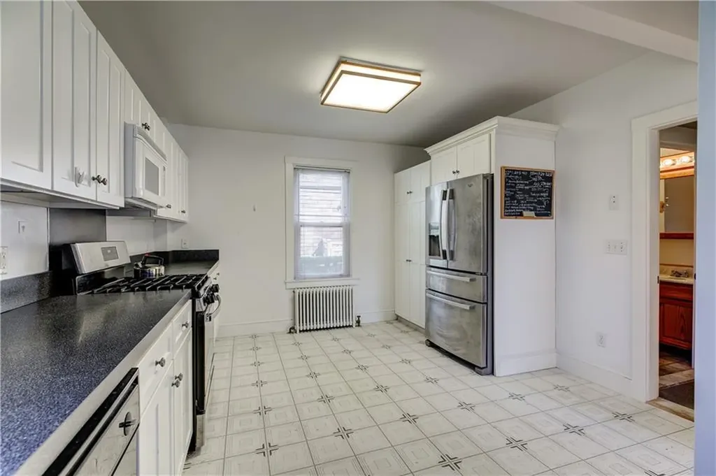 577 Spring Street Newport RI 02840