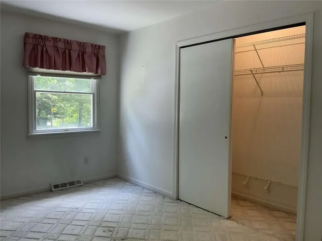 196 E Narragansett Avenue South Kingstown RI 02879