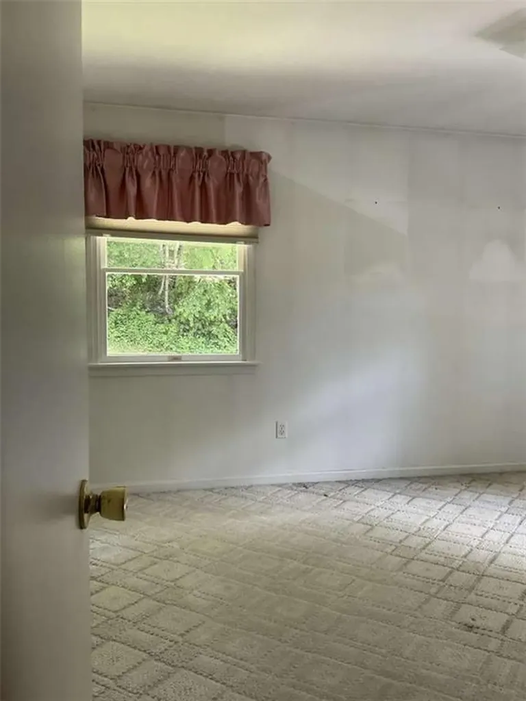 196 E Narragansett Avenue South Kingstown RI 02879