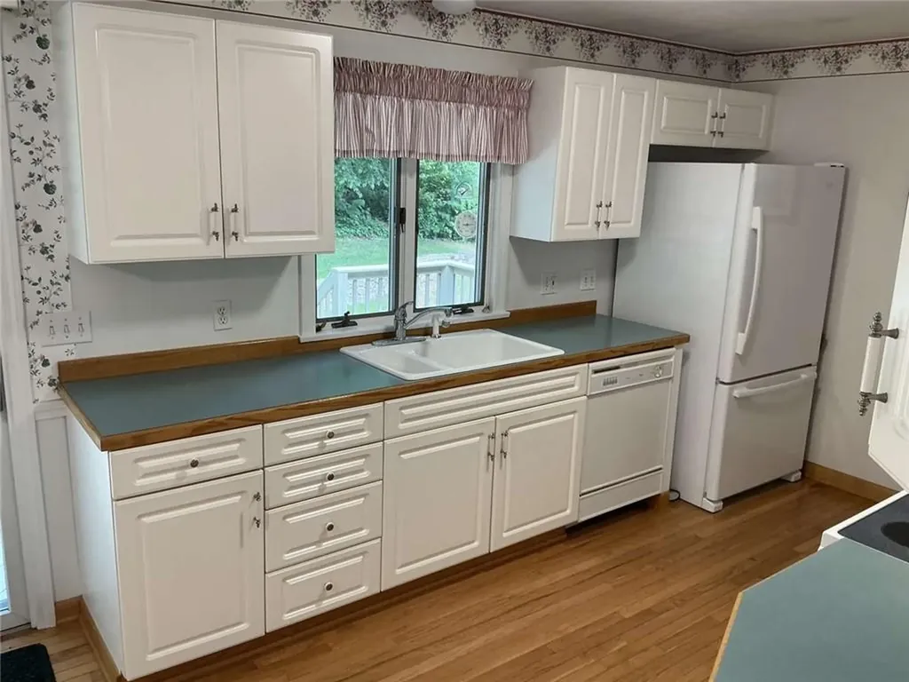 196 E Narragansett Avenue South Kingstown RI 02879