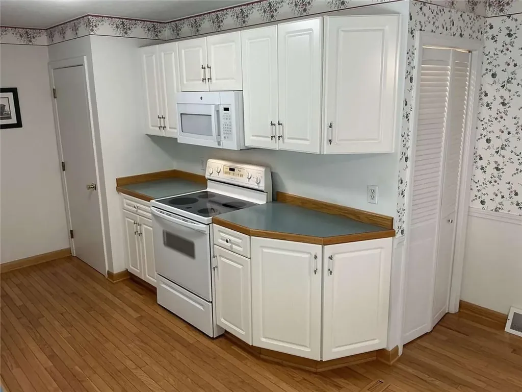 196 E Narragansett Avenue South Kingstown RI 02879
