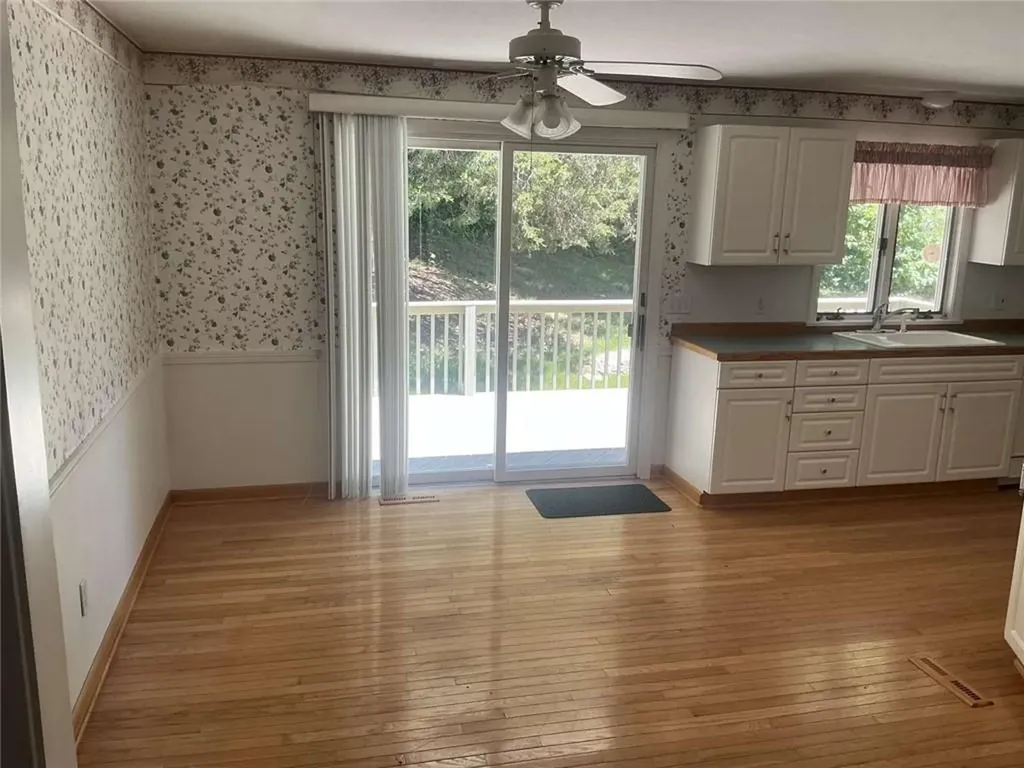 196 E Narragansett Avenue South Kingstown RI 02879