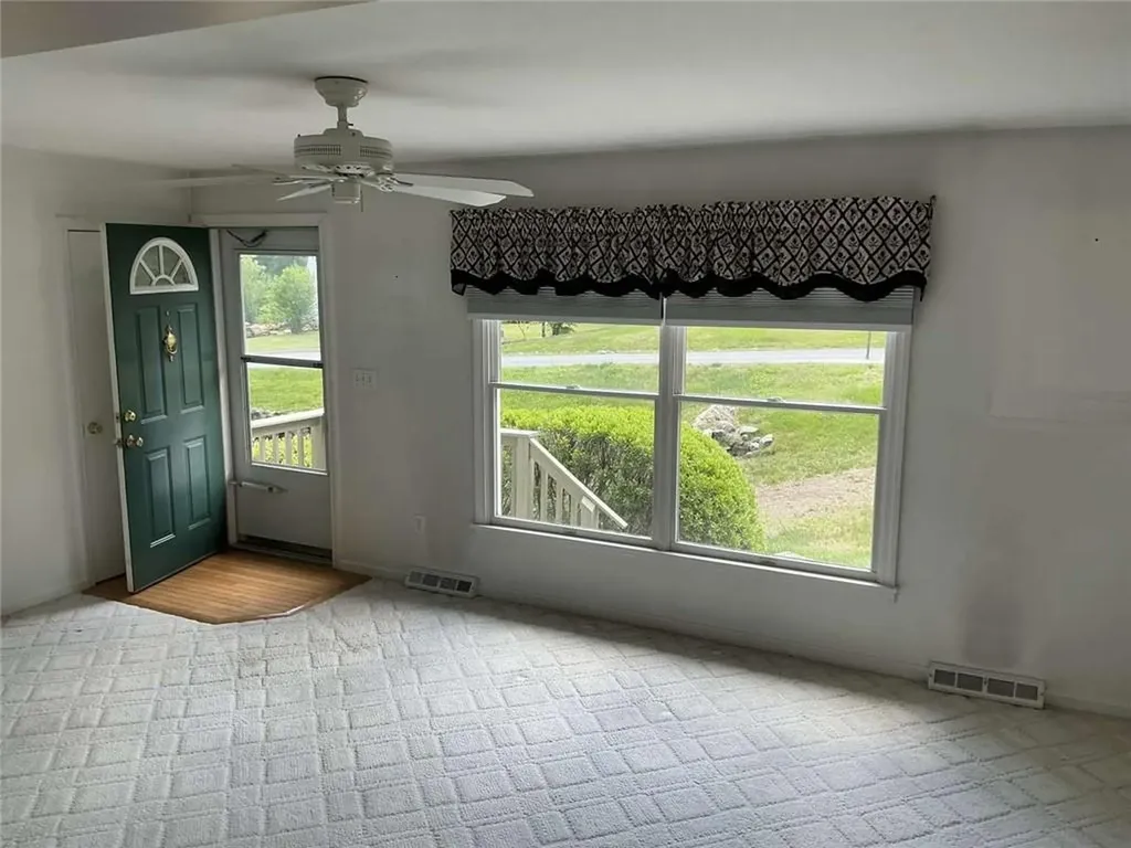 196 E Narragansett Avenue South Kingstown RI 02879