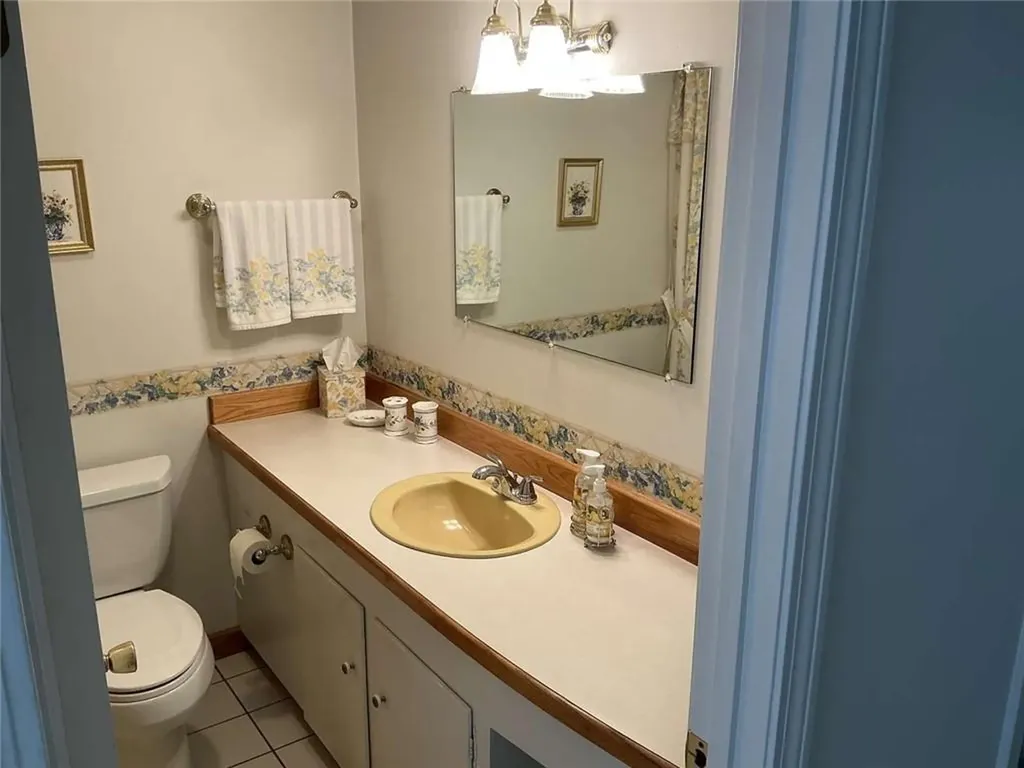 196 E Narragansett Avenue South Kingstown RI 02879