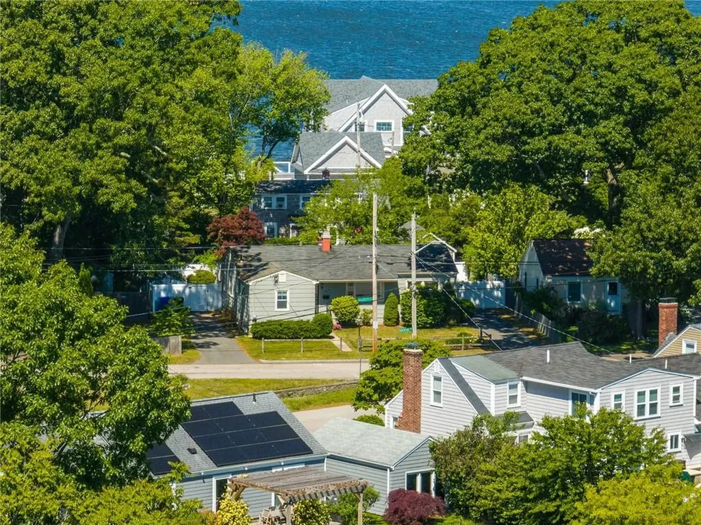 905 Bullocks Point Avenue East Providence RI 02915