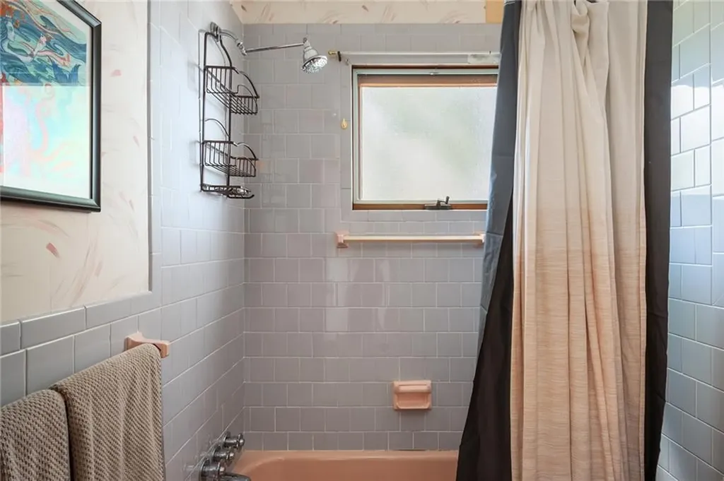 905 Bullocks Point Avenue East Providence RI 02915
