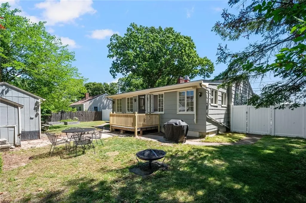 905 Bullocks Point Avenue East Providence RI 02915