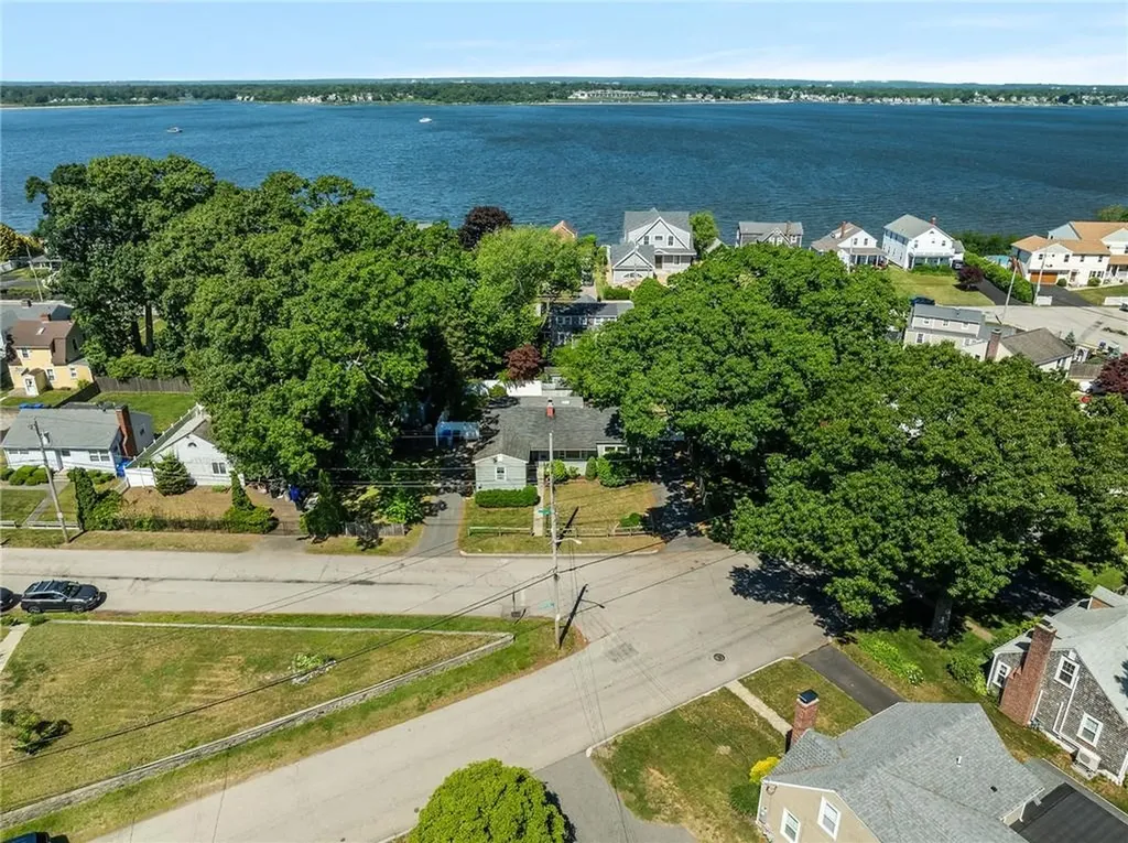 905 Bullocks Point Avenue East Providence RI 02915