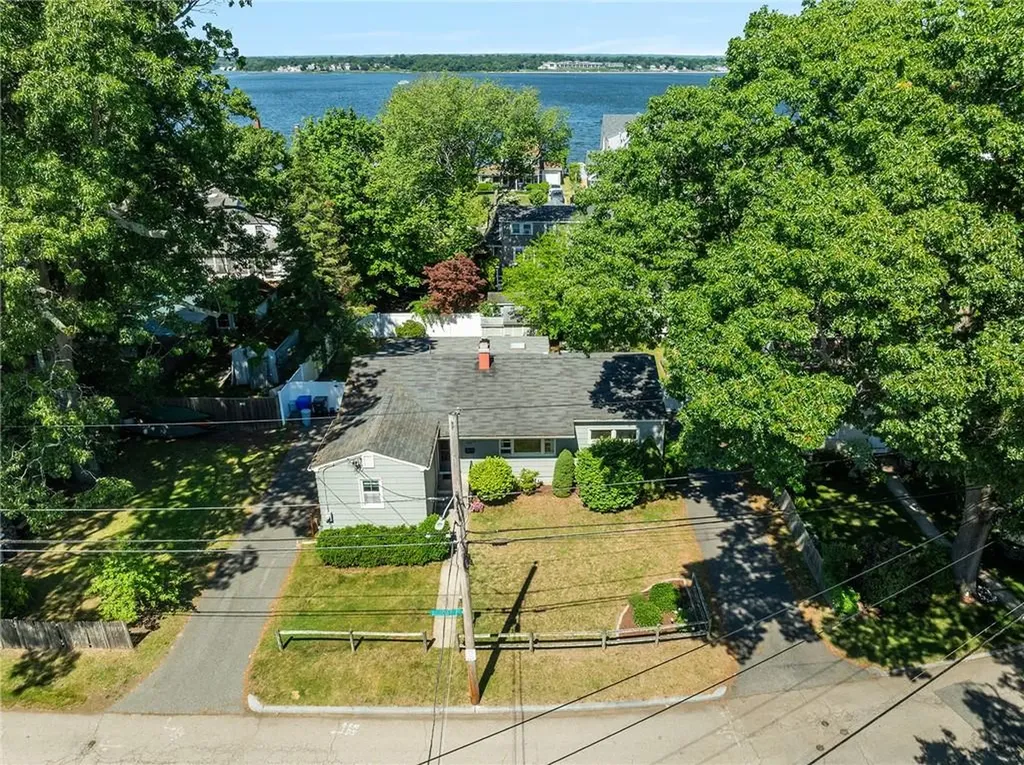905 Bullocks Point Avenue East Providence RI 02915