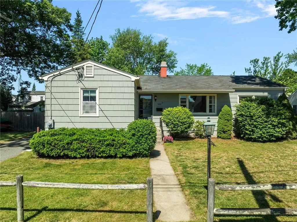 905 Bullocks Point Avenue East Providence RI 02915