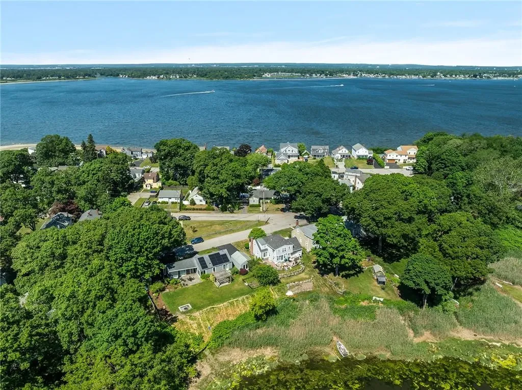 905 Bullocks Point Avenue East Providence RI 02915