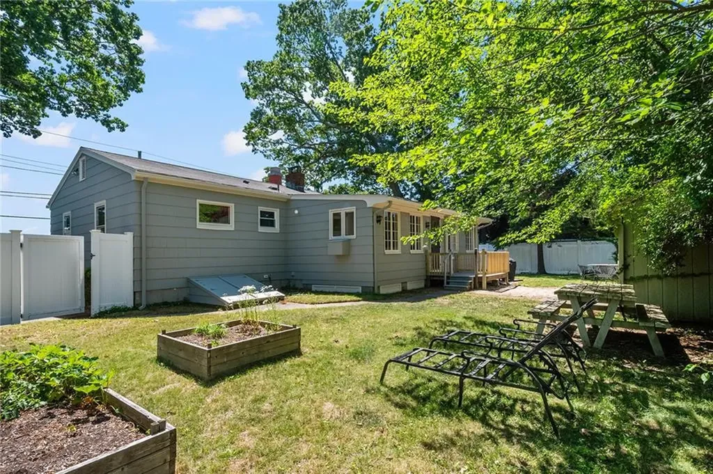 905 Bullocks Point Avenue East Providence RI 02915