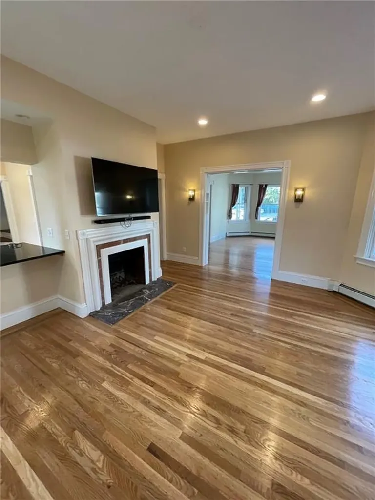 115 Keene Street Providence RI 02906