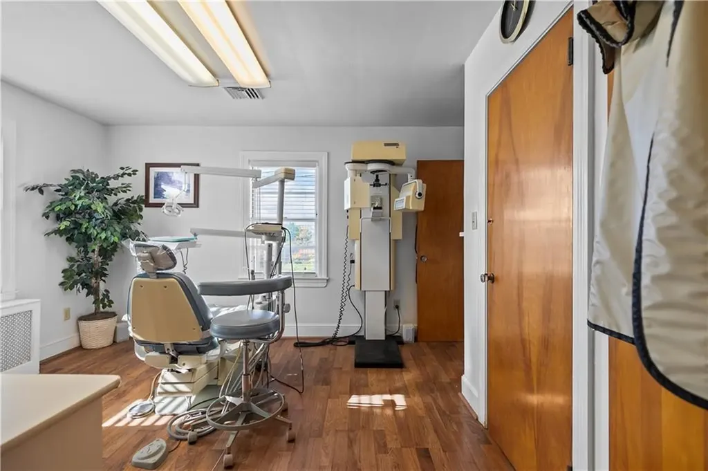 74 Valley Road Middletown RI 02842