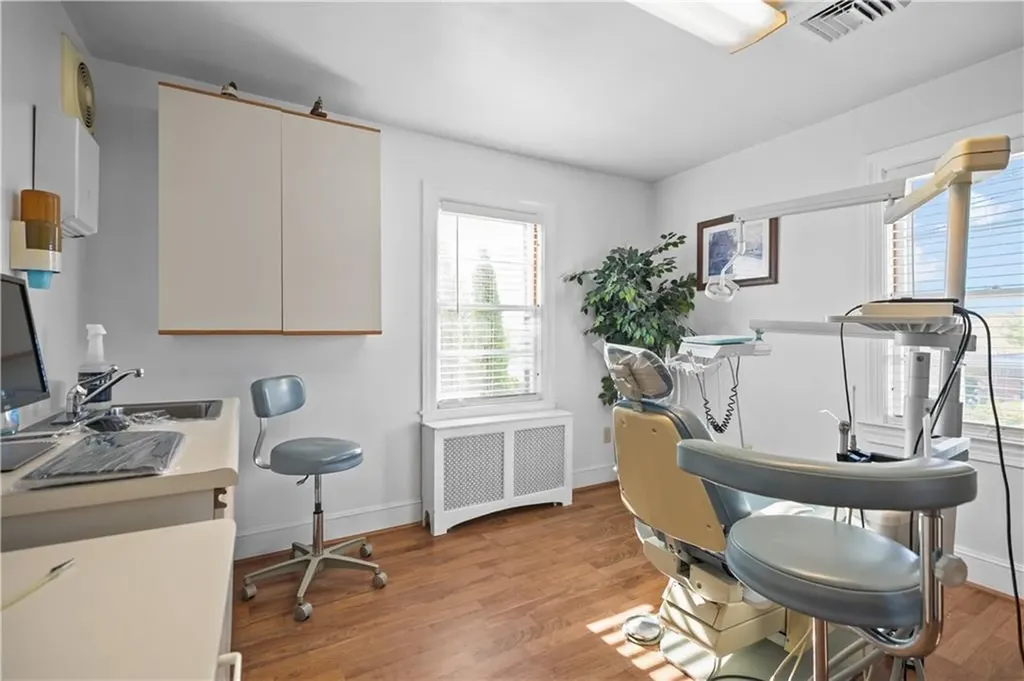 74 Valley Road Middletown RI 02842