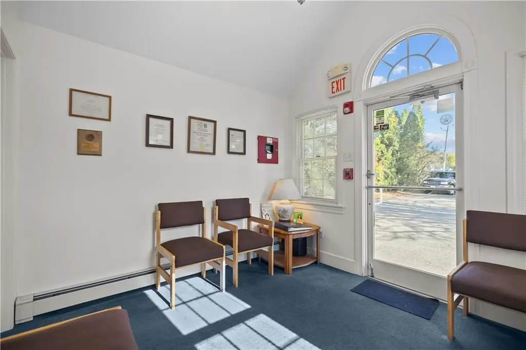 74 Valley Road Middletown RI 02842