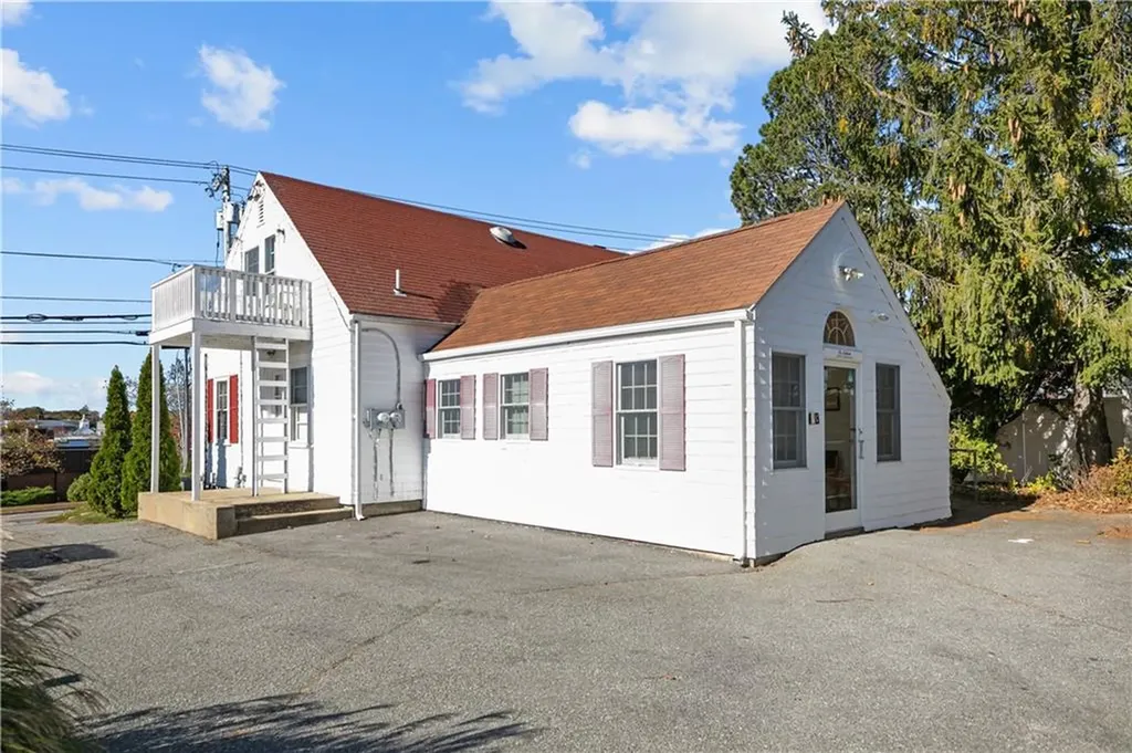 74 Valley Road Middletown RI 02842