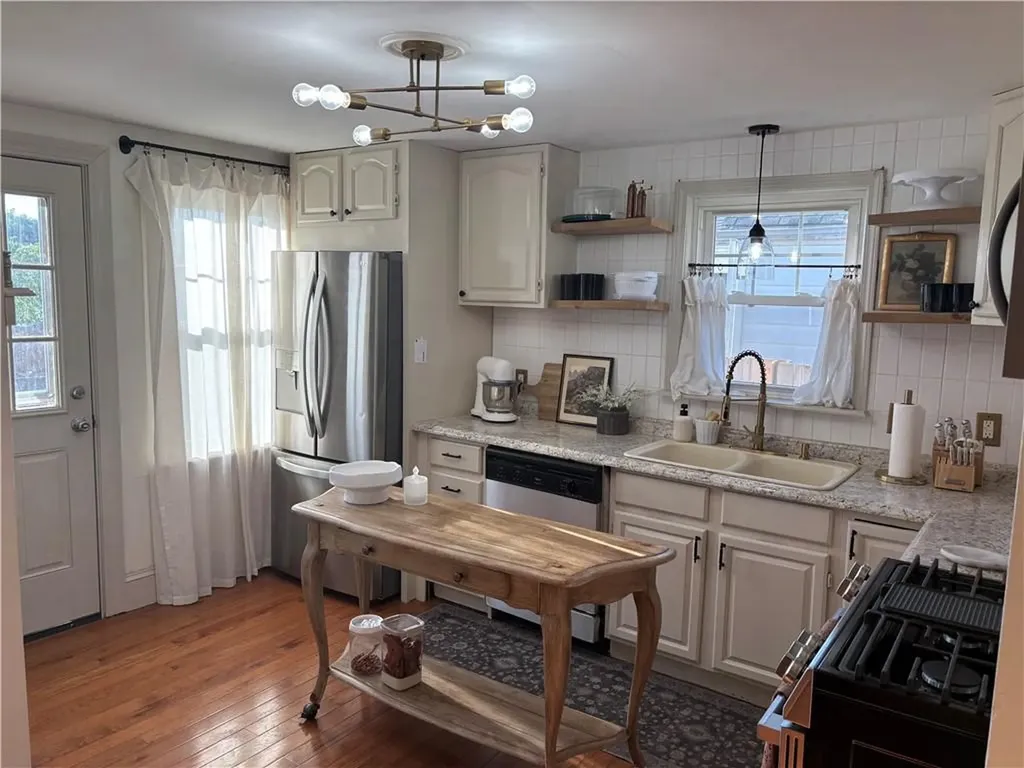 111 Lakeside Avenue Cranston RI 02910