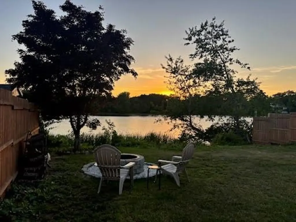 111 Lakeside Avenue Cranston RI 02910