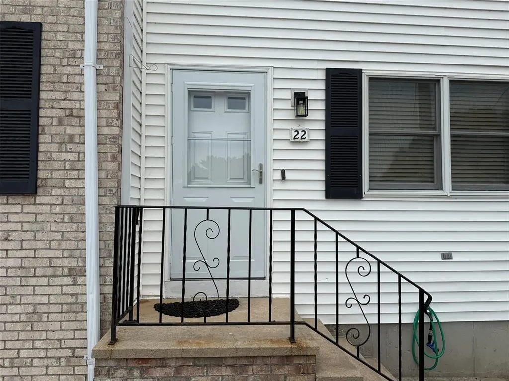 22 Iris Lane North Providence RI 02911