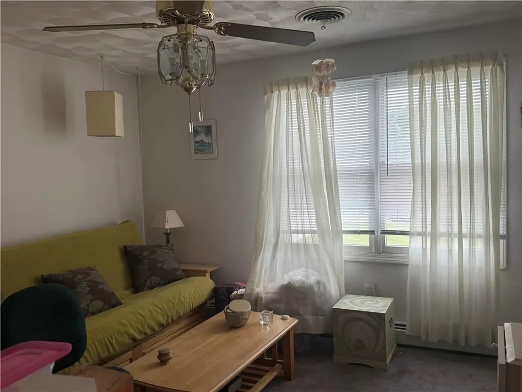 22 Iris Lane North Providence RI 02911