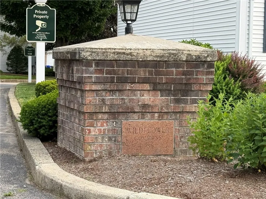 22 Iris Lane North Providence RI 02911