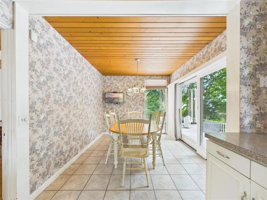 310 Spencer Av. 02818 Avenue Warwick RI 02818