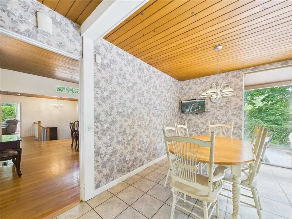 310 Spencer Av. 02818 Avenue Warwick RI 02818