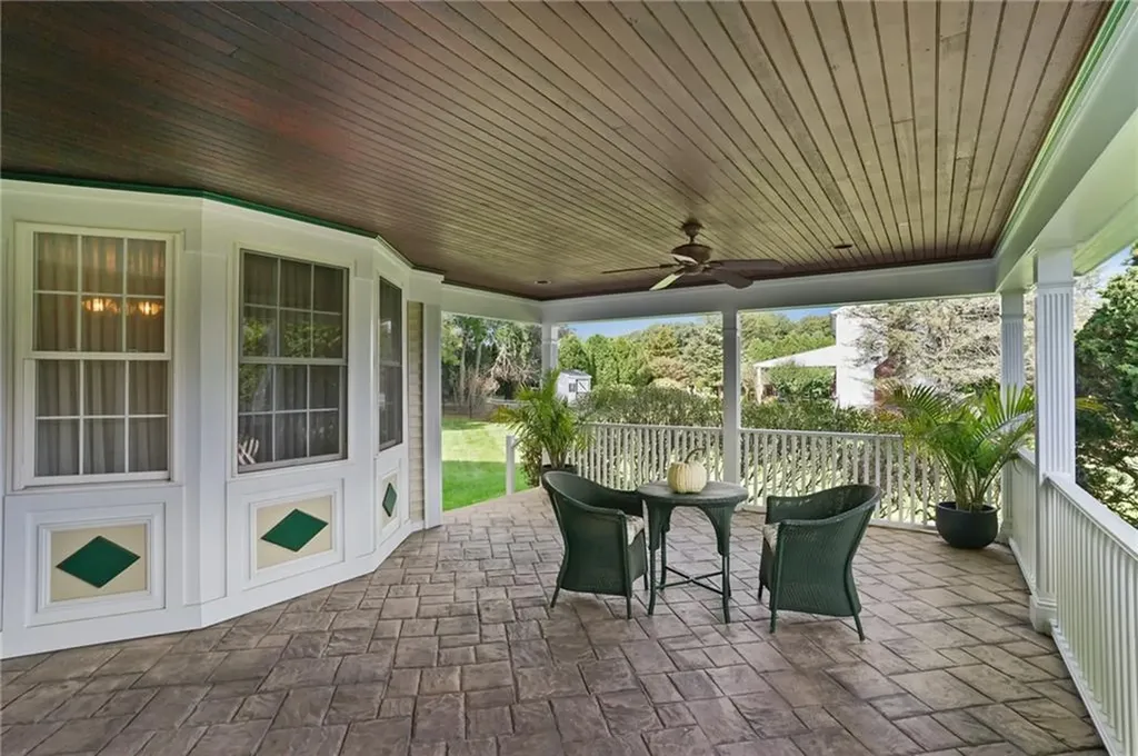 18 Quail Ridge Road Cranston RI 02921