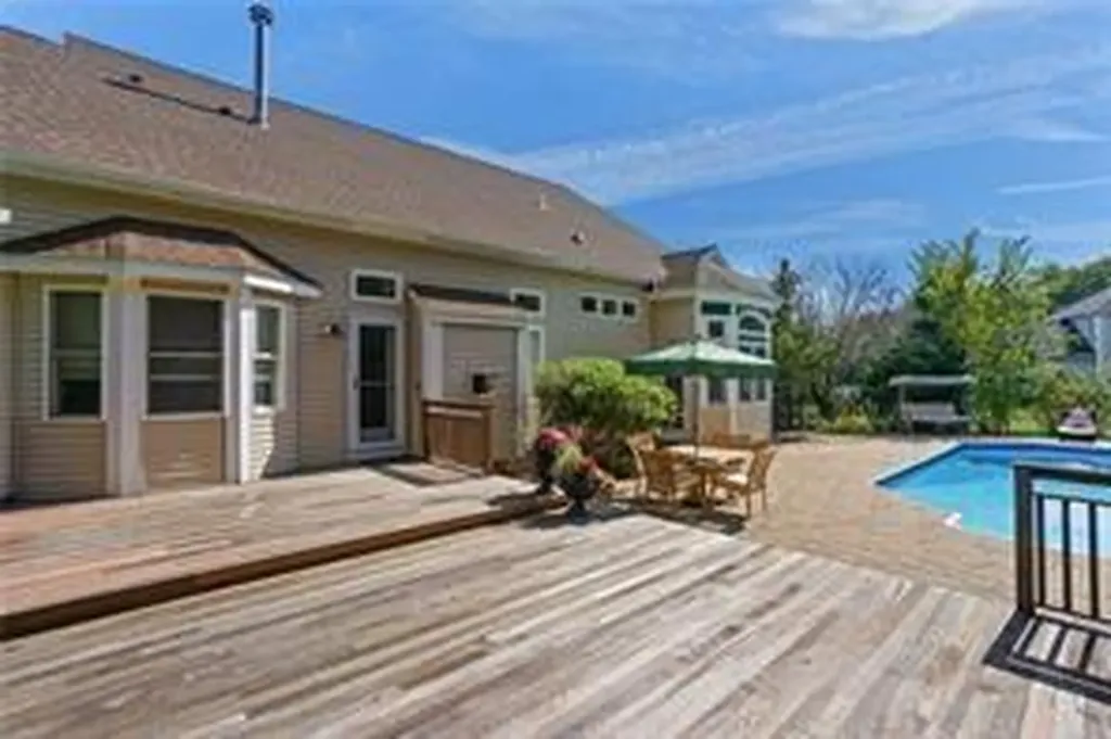 18 Quail Ridge Road Cranston RI 02921