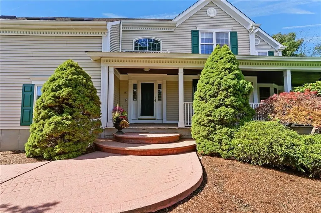 18 Quail Ridge Road Cranston RI 02921