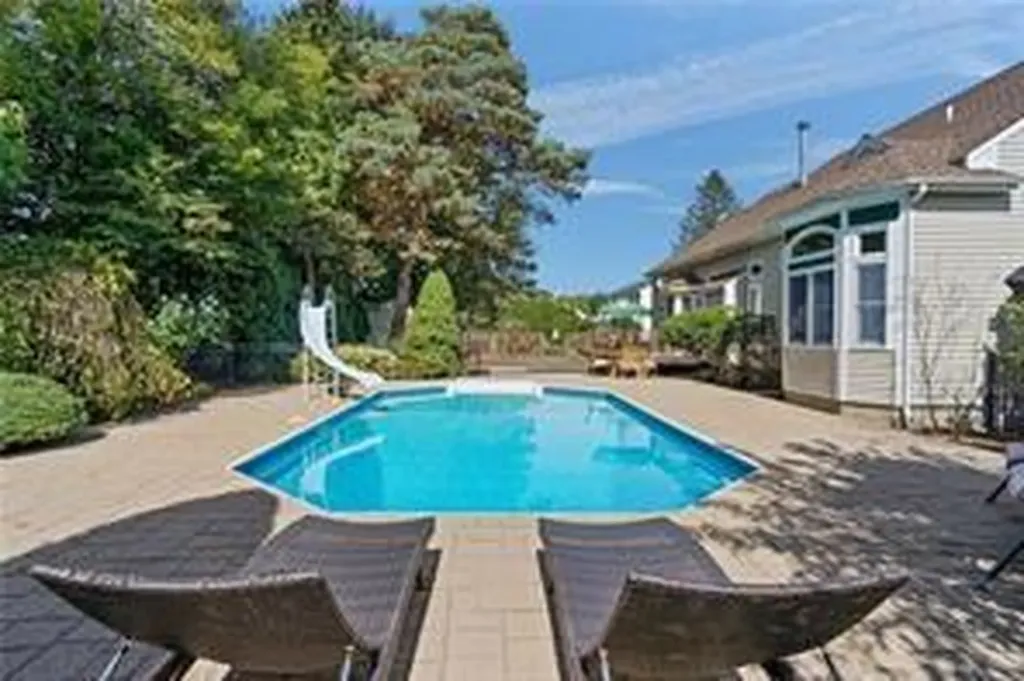 18 Quail Ridge Road Cranston RI 02921