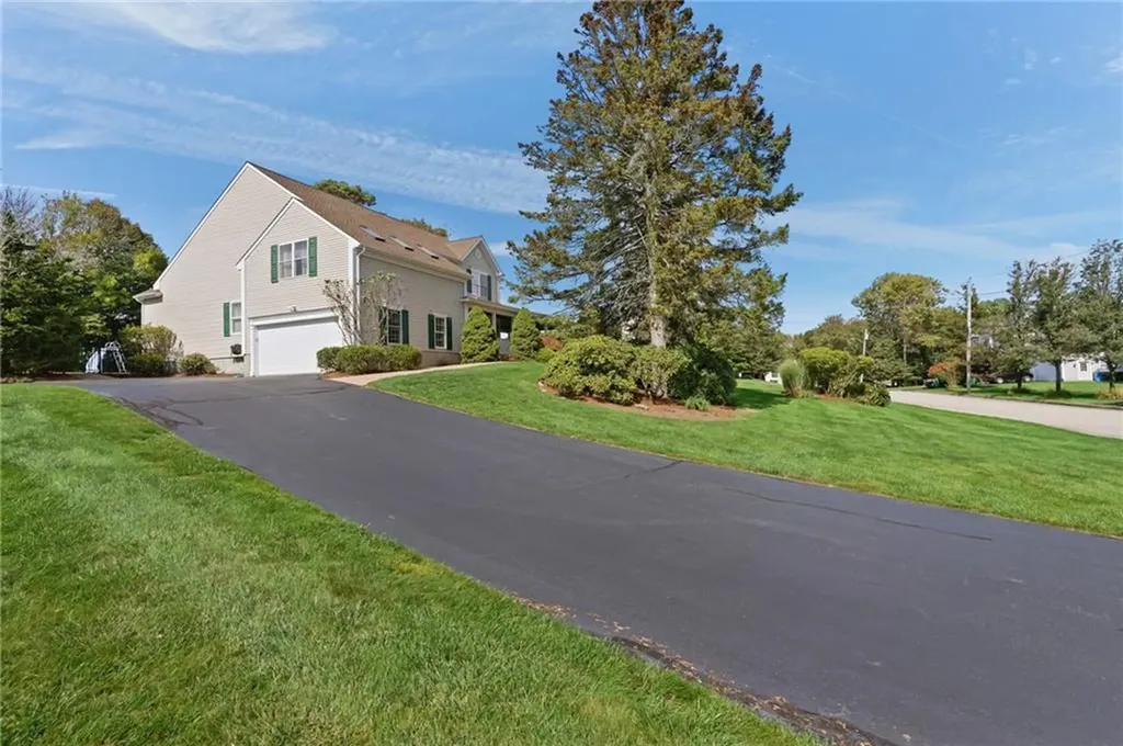 18 Quail Ridge Road Cranston RI 02921