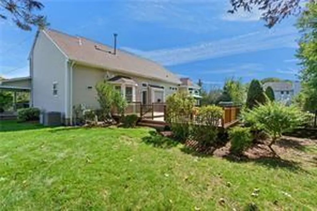 18 Quail Ridge Road Cranston RI 02921