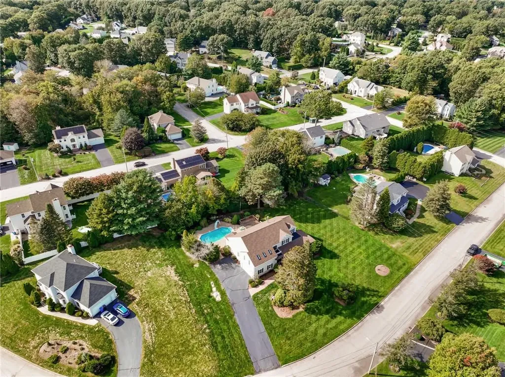 18 Quail Ridge Road Cranston RI 02921
