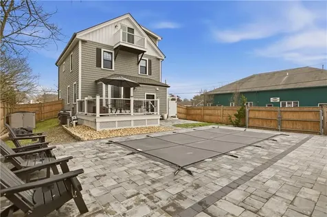 23 Clinton Street Newport RI 02840