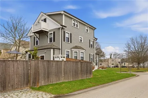 23 Clinton Street Newport RI 02840