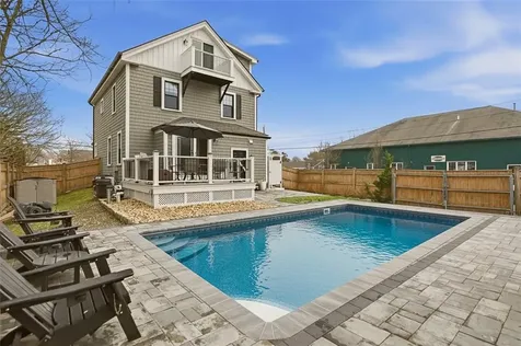 23 Clinton Street Newport RI 02840