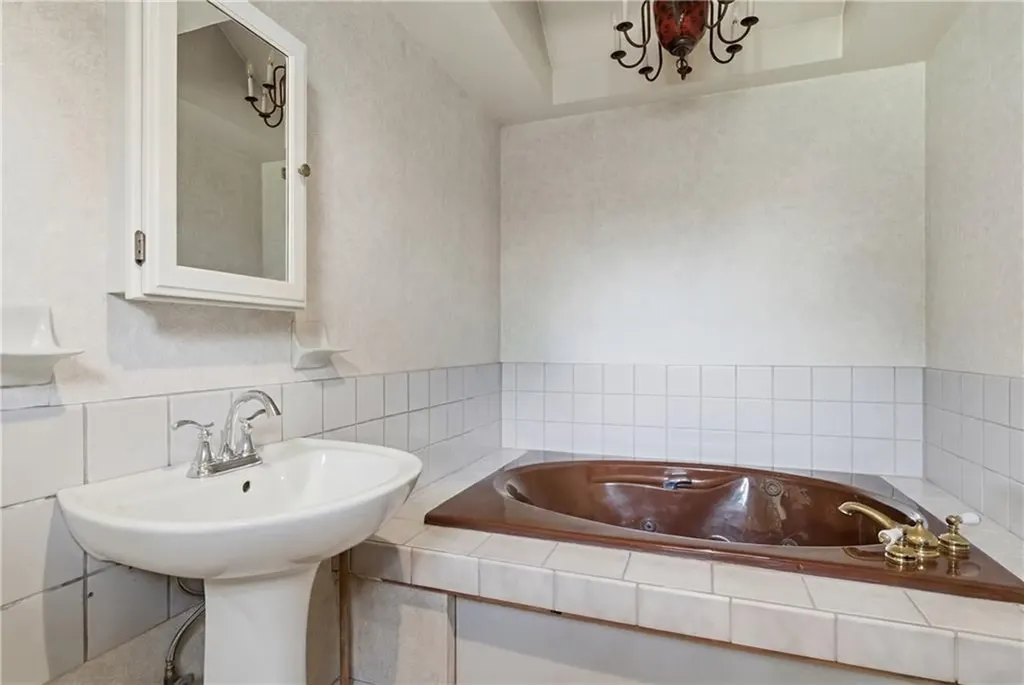 351 Maple Street Warwick RI 02888
