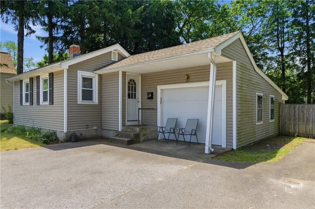 351 Maple Street Warwick RI 02888