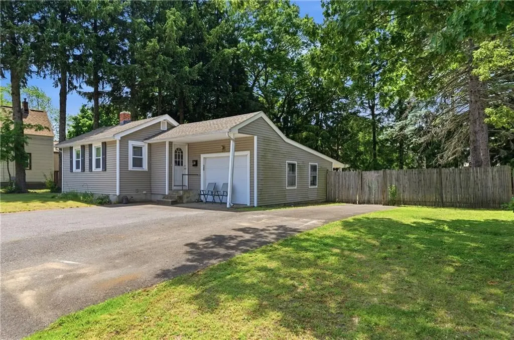 351 Maple Street Warwick RI 02888