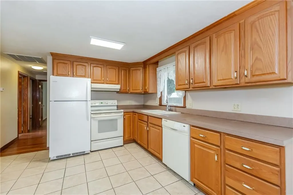 1 Laurie Avenue Coventry RI 02816