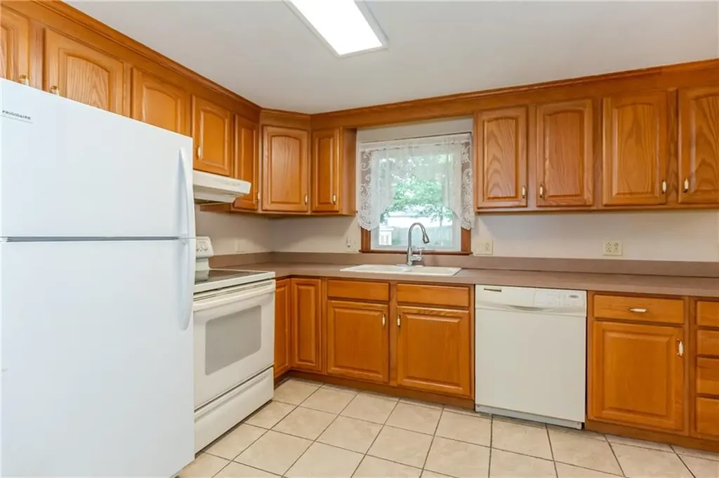 1 Laurie Avenue Coventry RI 02816