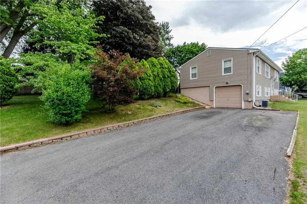 1 Laurie Avenue Coventry RI 02816